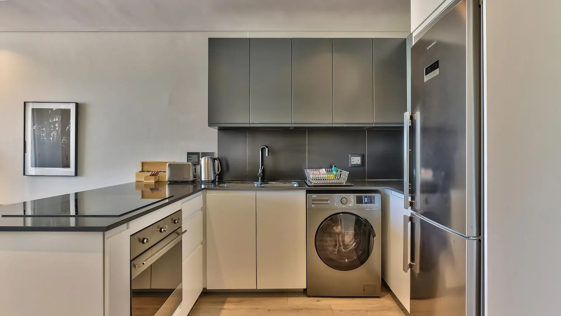 Luxury 2 Bedroom With Balcony Cape Town South Africa